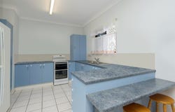 17 Hilltop Drive, Mount Louisa, Qld 4814