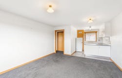 2/60 Main Road, Claremont, Tas 7011
