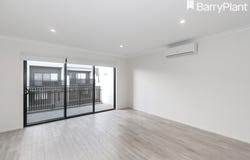 3 Deyrolle Walk, Clyde North, Vic 3978