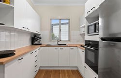 81 Hutton Avenue, Wynnum, Qld 4178