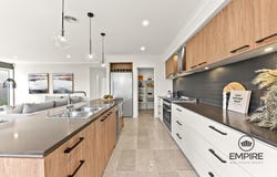 28 Waterman Drive, Clyde, Vic 3978