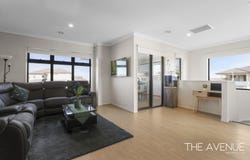 12 Haku Way, Clyde North, Vic 3978