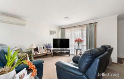 2/143 Bradshaw Street, Essendon, Vic 3040