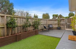 2/28 Napier Street, Mornington, Vic 3931