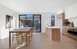 2/24 Clydebank Road, Edithvale, Vic 3196