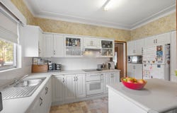 9 Hely Avenue, Fennell Bay, NSW 2283