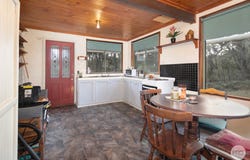 26 Rowlers Road, Snake Valley, Vic 3351