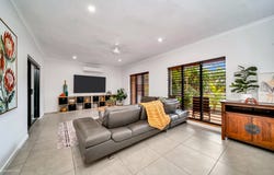 7 Carbeen Close, Holloways Beach, Qld 4878