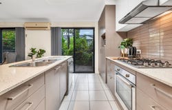 2/2 Jefferson Court, Upper Coomera, Qld 4209
