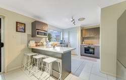 3/8 Mint Close, Casula, NSW 2170