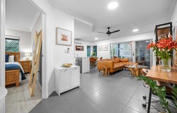 4/109 Callaghan Street, Mooroobool, Qld 4870