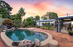 10 Hickory Street, Holloways Beach, Qld 4878