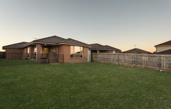 42 Asimus Circuit, Elderslie, NSW 2570
