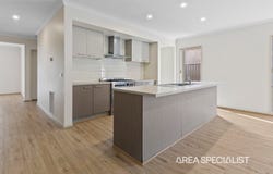 61 Downing Square, Pakenham, Vic 3810