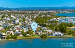13 Second Avenue, Scarborough, Qld 4020