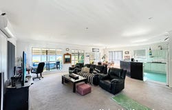 19 Coondooroopa Drive, Macleay Island, Qld 4184