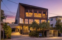 2/235 Bradman Avenue, Maroochydore, Qld 4558