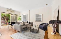 2/228 Melrose Drive, Tullamarine, Vic 3043