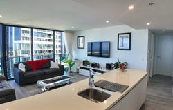 1007/1 Oracle Boulevard, Broadbeach, Qld 4218