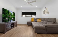 4 Walkers Road, Urangan, Qld 4655