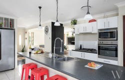 1 Archer Court, Southside, Qld 4570
