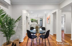 2/4 Wattle Grove, McKinnon, Vic 3204