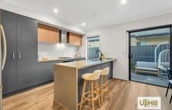 4 Borthwick Parade, Clyde North, Vic 3978
