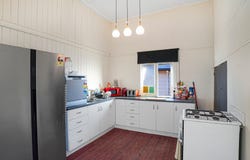 112 Stanley Street, Allenstown, Qld 4700