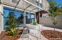 8 McCulloch Street, Curtin, ACT 2605