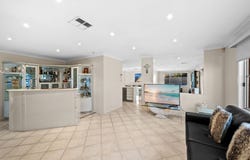 31 Glenelg Court, Wattle Grove, NSW 2173