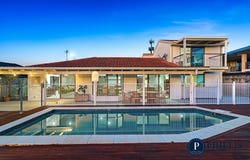 100  Oxley Drive, Paradise Point, Qld 4216