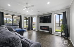 14 Powlett Street, Carisbrook, Vic 3464