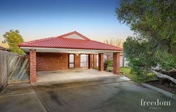 5 Haybale Place, Melton West, Vic 3337