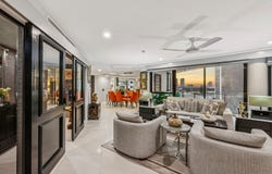9/19 Peak Avenue, Main Beach, Qld 4217