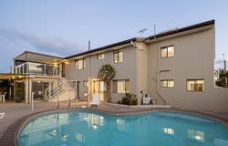 77 T E Peters Drive, Broadbeach Waters, Qld 4218