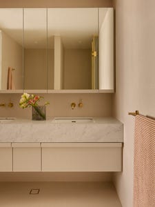 /international/au/108-8-10-linacre-road-hampton-vic-146220504/