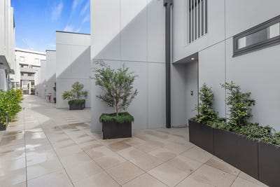 /international/au/19-663-malvern-road-toorak-vic-148682532/