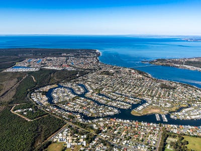 /international/au/banksia-beach-qld-204669148/
