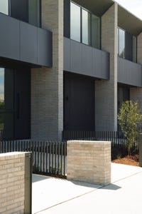 /international/au/15-hazel-way-rowville-vic-149834764/