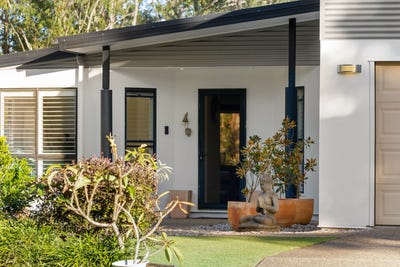 /international/au/9-coolah-place-cooroibah-qld-150858700/