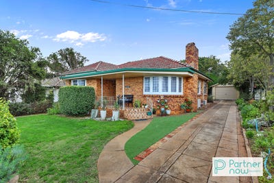 /international/au/28-carthage-street-tamworth-nsw-151462812/