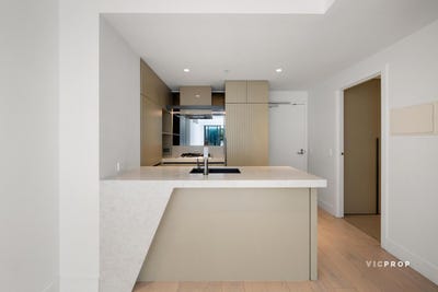 /international/au/g15-35-camberwell-road-hawthorn-east-vic-148540380/