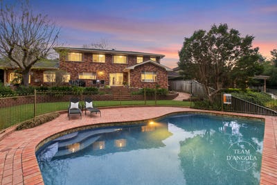 /international/au/22-copperleaf-place-castle-hill-nsw-152439632/