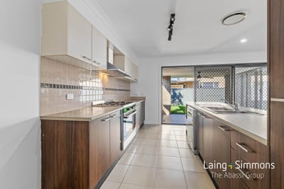/international/au/8-scott-street-ropes-crossing-nsw-150917132/
