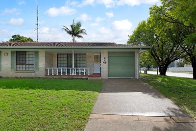 /international/au/2-42-duet-drive-mermaid-waters-qld-151257132/