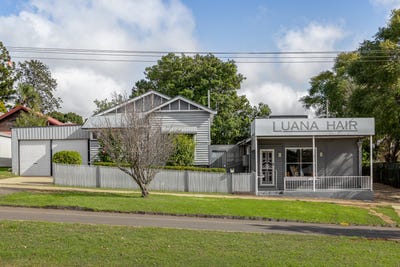 /international/au/19-ramsay-street-south-toowoomba-qld-148250656/