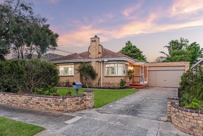 /international/au/2-poet-road-bentleigh-east-vic-152629400/