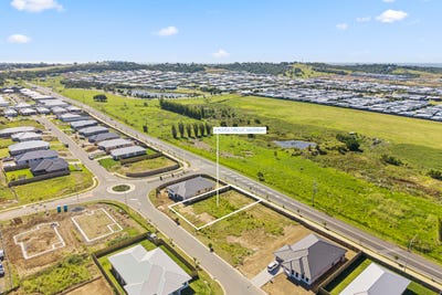 /international/au/4-hovea-circuit-nikenbah-qld-204512872/