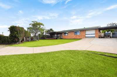 /international/au/24-stuart-place-nambour-qld-151503808/