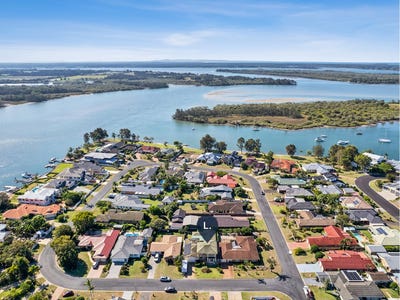 /international/au/27-palm-terrace-yamba-nsw-151067600/